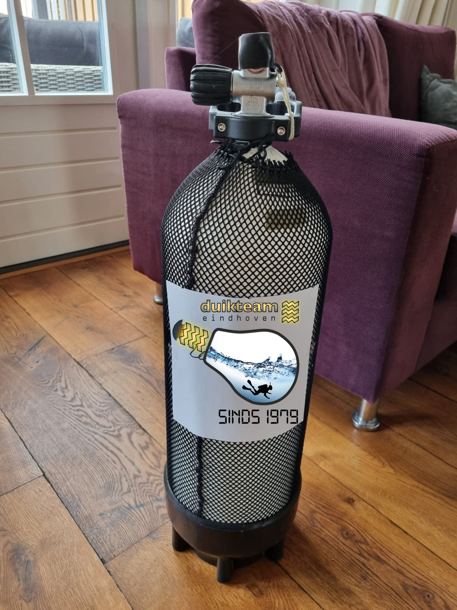 Dit wil je hebben: stickers met ons lustrumlogo!
